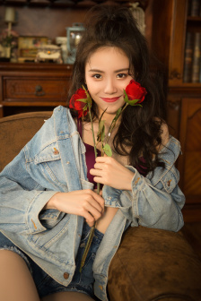 爱上女朋友的闺蜜